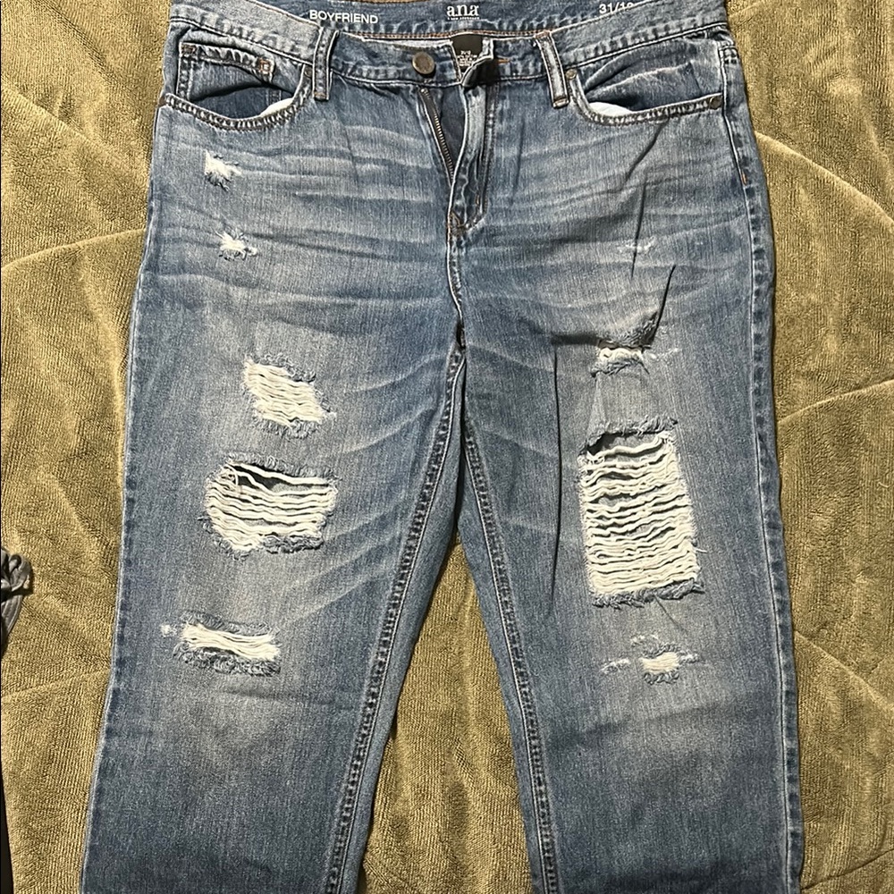Trendy Ripped Boyfriend Jeans